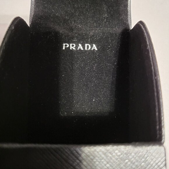 PRADA METAL AND LEATHER SUN GLASS CASE - Picture 3 of 4